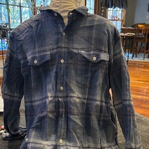 Patagonia Blue Plaid Casual Button Down Shirt